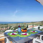 Isla Villa